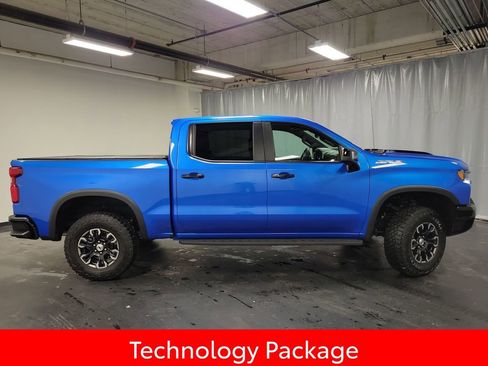Used 2025 Chevrolet Silverado 1500 ZR2 w/ Technology Package image 9