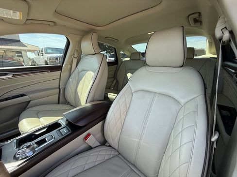 Used 2018 Ford Fusion Energi Platinum FWD image 18