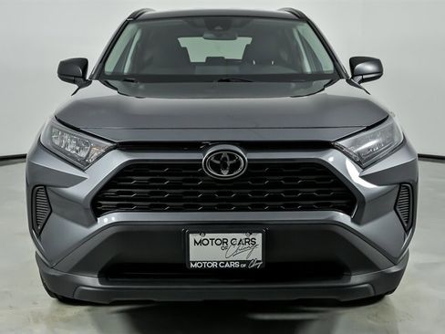Used 2021 Toyota RAV4 LE AWD/4WD image 5