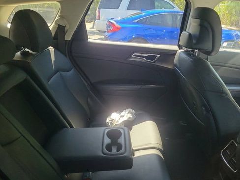 Used 2023 Kia Sportage EX FWD image 4
