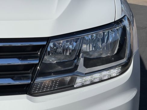 Certified 2019 Volkswagen Tiguan SE w/ Panoramic Sunroof Package image 6