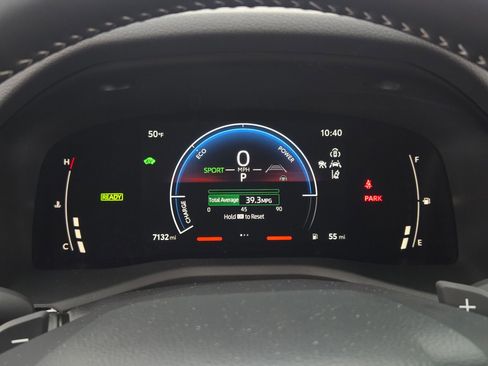 Used 2025 Toyota Camry SE image 25