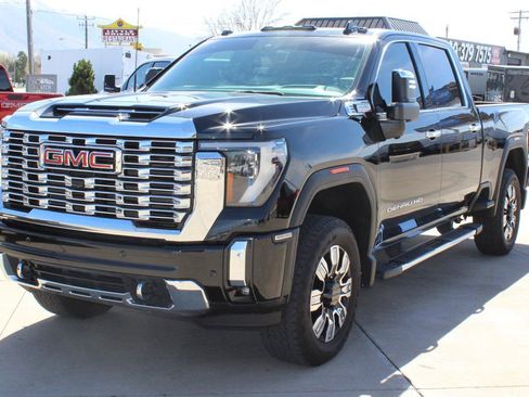 Used 2024 GMC Sierra 3500 Denali w/ Denali Reserve Package AWD/4WD image 2