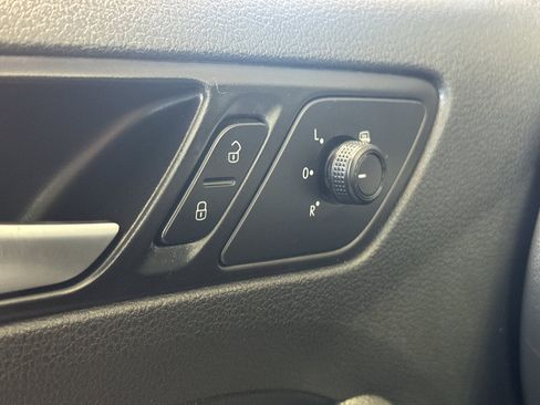 Used 2017 Volkswagen Jetta SE image 29