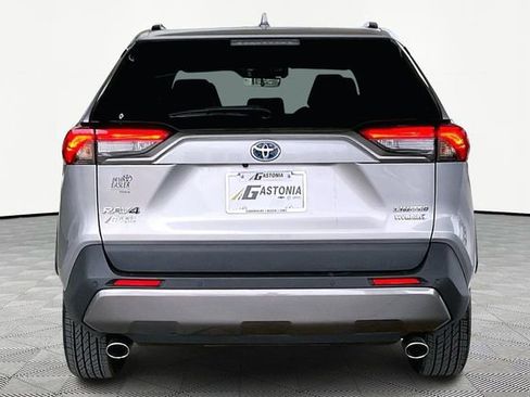 Used 2021 Toyota RAV4 Limited image 6