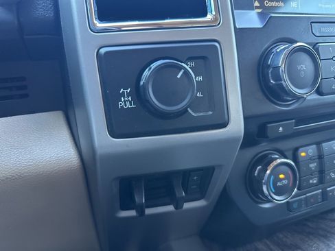 Used 2018 Ford F250 Lariat w/ Lariat Value Package image 24