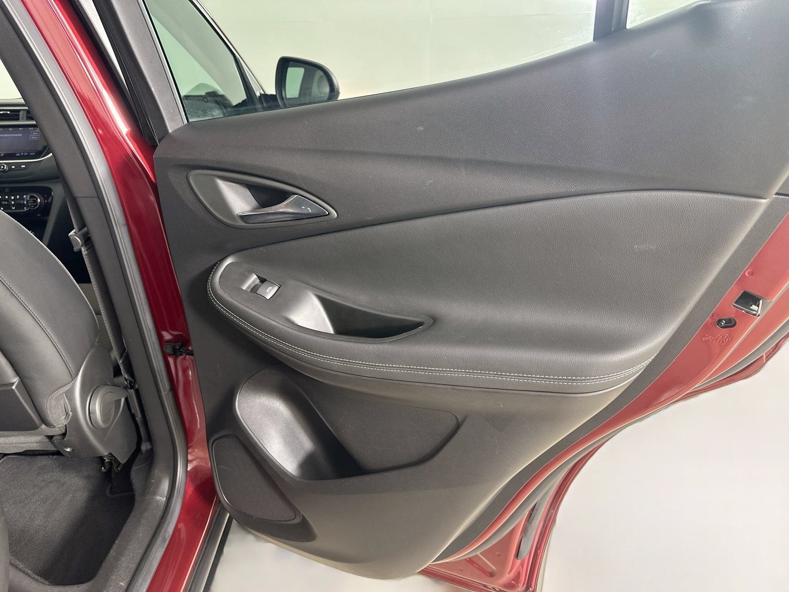 Used 2023 Buick Encore GX Select AWD/4WD image 41