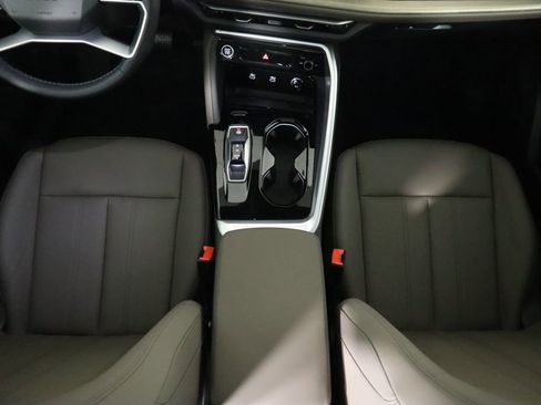 Used 2025 Audi Q5 Premium Plus w/ Premium Plus image 18