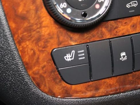 Used 2012 Mercedes-Benz R 350 4MATIC image 19