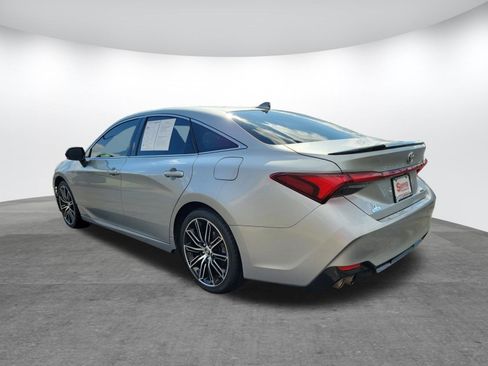 Used 2019 Toyota Avalon XSE image 27