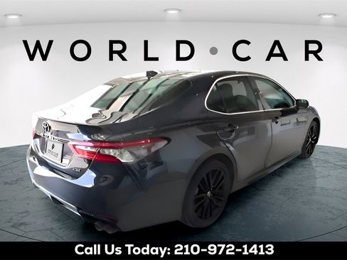 Used 2022 Toyota Camry XSE image 7