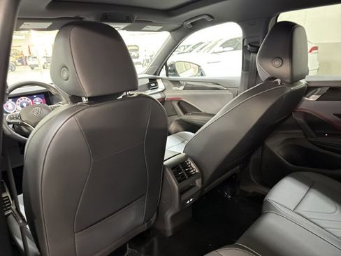 New 2026 Volkswagen Tiguan SE R-Line AWD/4WD image 20