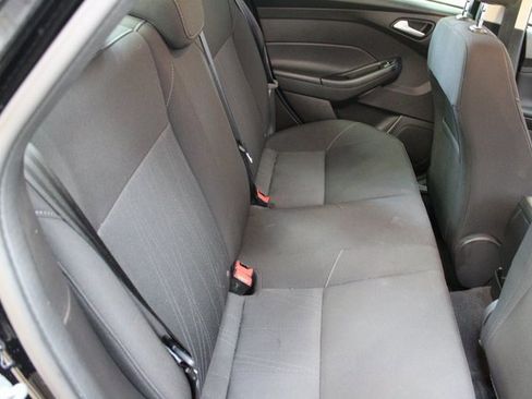 Used 2017 Ford Focus SE image 8