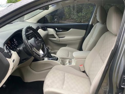 Used 2020 Nissan Rogue Sport SV w/ All-Weather Package FWD image 11