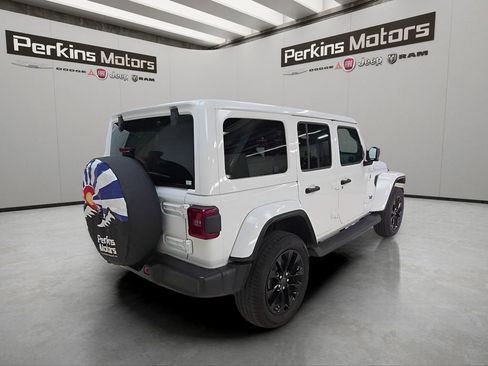 Used 2025 Jeep Wrangler Unlimited Sahara AWD/4WD image 5