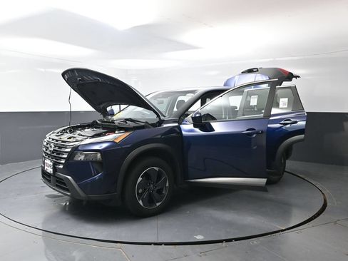 Used 2024 Nissan Rogue SV AWD/4WD image 61