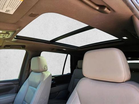 Used 2021 Chevrolet Tahoe Z71 image 16