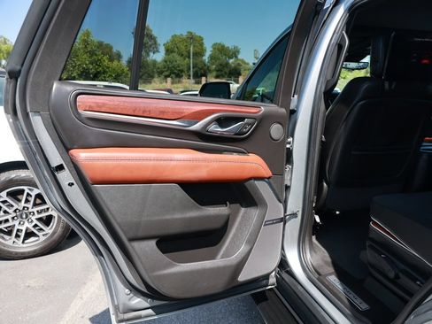 Used 2023 GMC Yukon Denali Ultimate AWD/4WD image 42