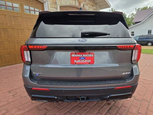 Used 2025 Ford Explorer ST-Line w/ Premium Package AWD/4WD image 4