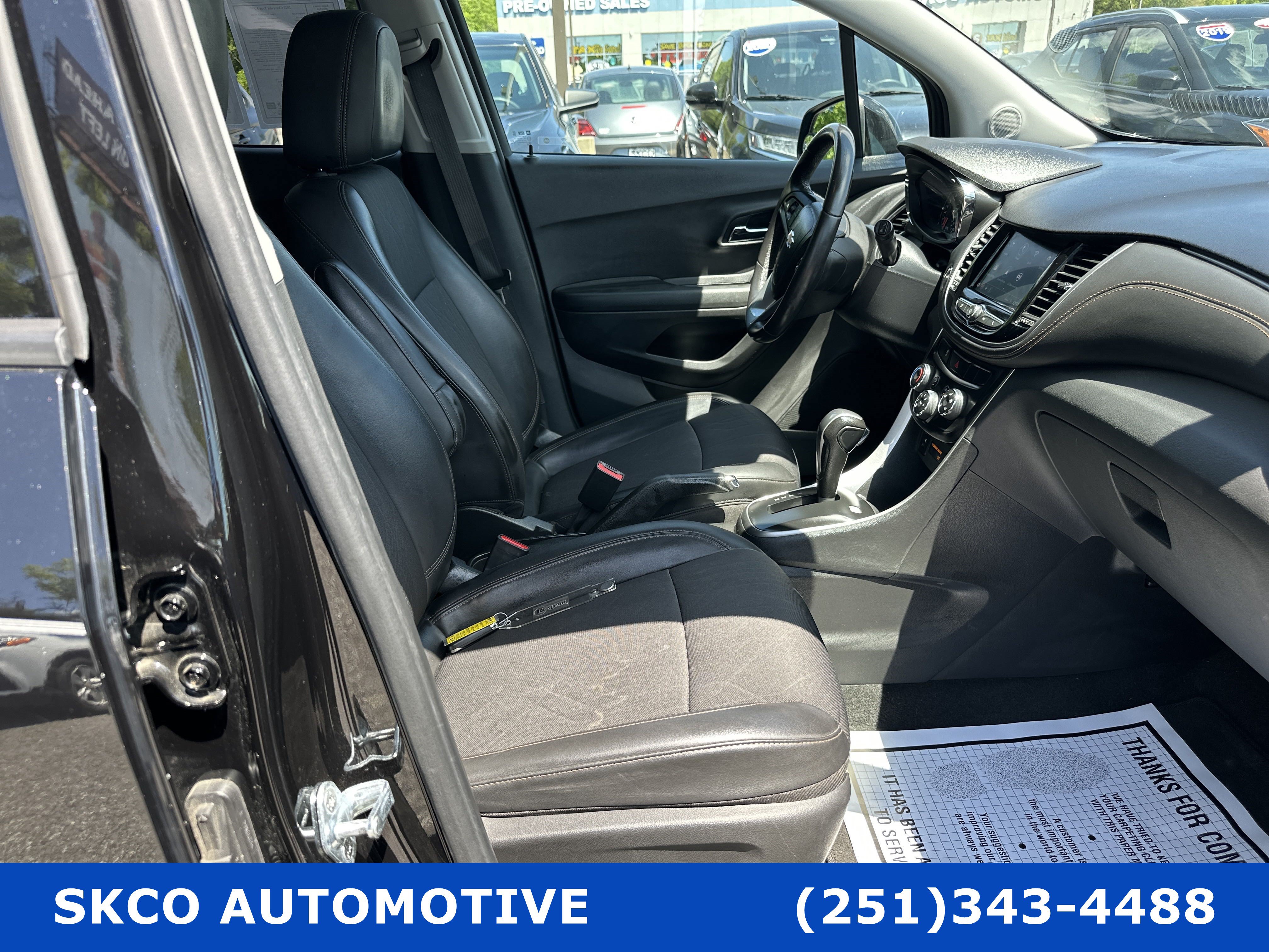 Used 2022 Chevrolet Trax LT w/ LT Convenience Package FWD image 13