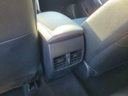 Used 2023 Toyota Corolla Cross XLE image 11