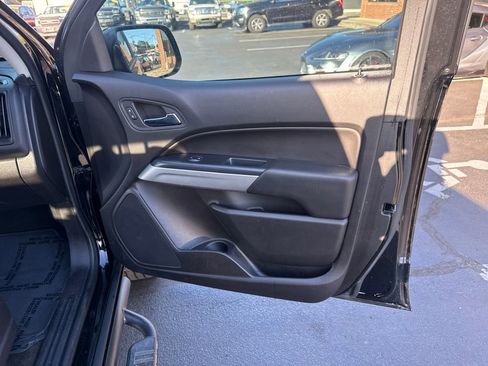 Used 2017 Chevrolet Colorado LT RWD image 46