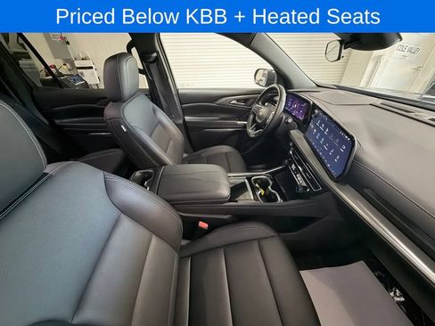 Used 2024 Chevrolet Traverse LT AWD/4WD image 24