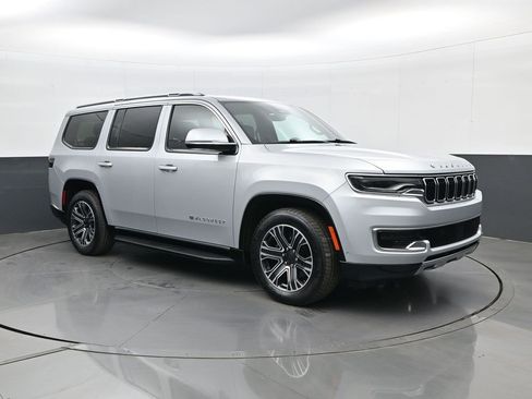 Used 2022 Jeep Wagoneer Series III image 3