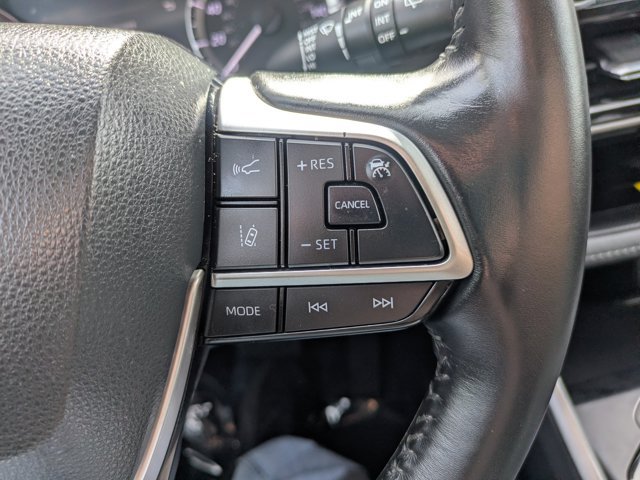 Used 2023 Toyota Highlander XLE AWD/4WD image 22