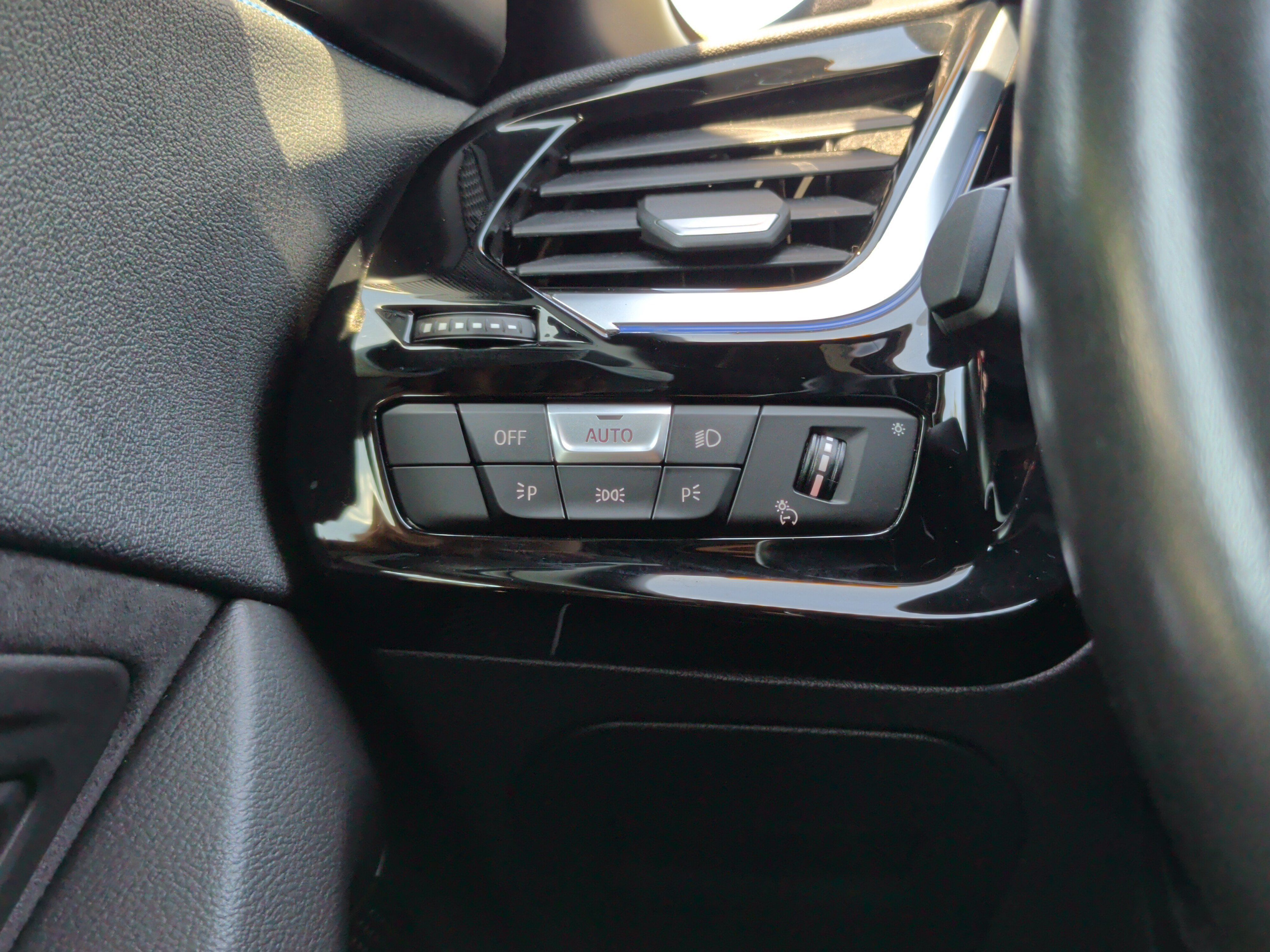 Used 2020 BMW Z4 M40i w/ Premium Package RWD image 25