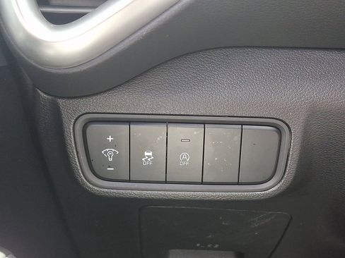 Used 2025 Kia Soul LX w/ LX Technology Package image 25