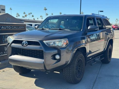 Used 2018 Toyota 4Runner SR5 Premium image 2