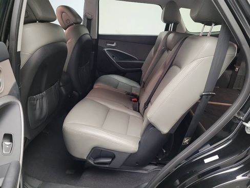 Used 2017 Hyundai Santa Fe SE image 18