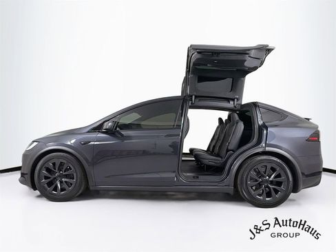 Used 2024 Tesla Model X AWD/4WD image 4