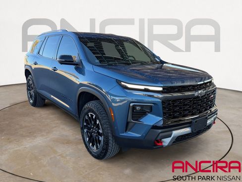 Used 2025 Chevrolet Traverse Z71 w/ Enhanced Driving Package image 1