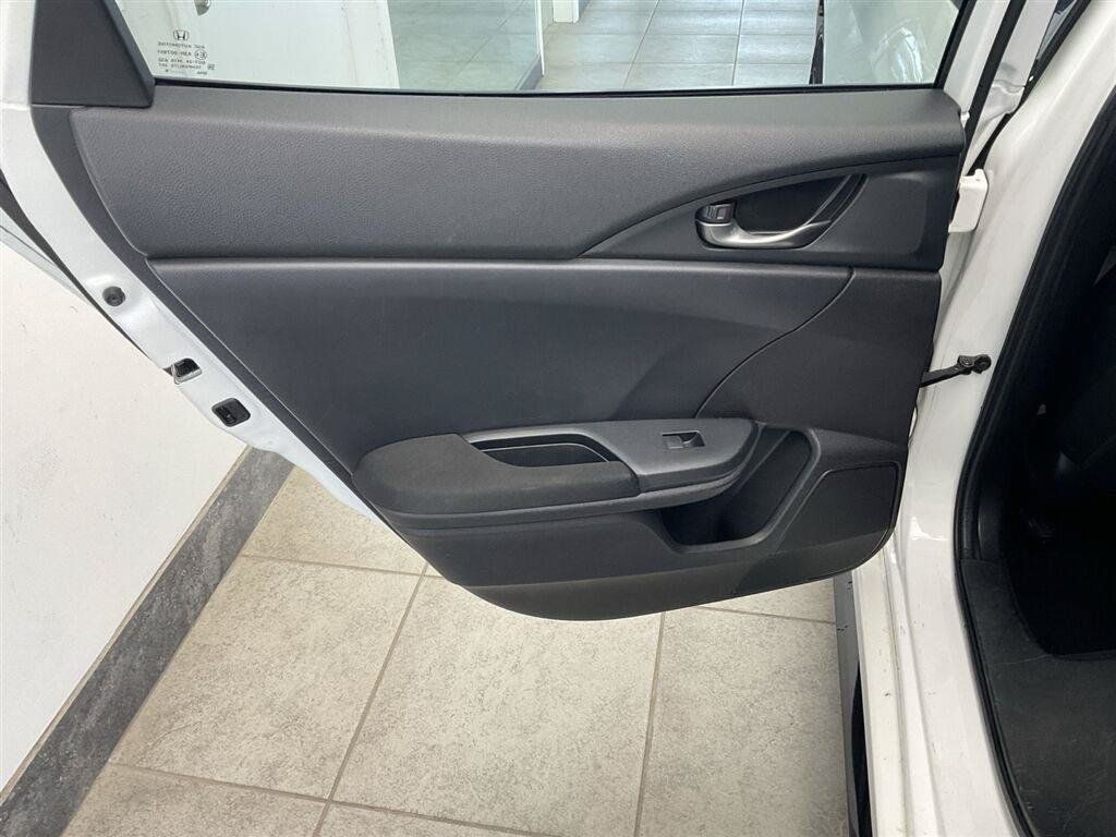 Used 2018 Honda Civic Sport image 11