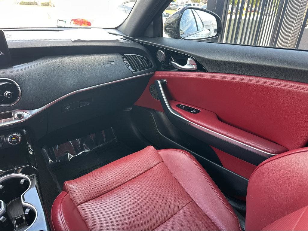 Used 2022 Kia Stinger GT-Line w/ Sun & Sound Package RWD image 18