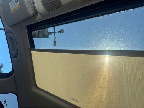 Used 2011 Mercedes-Benz GLK 350 4MATIC image 41