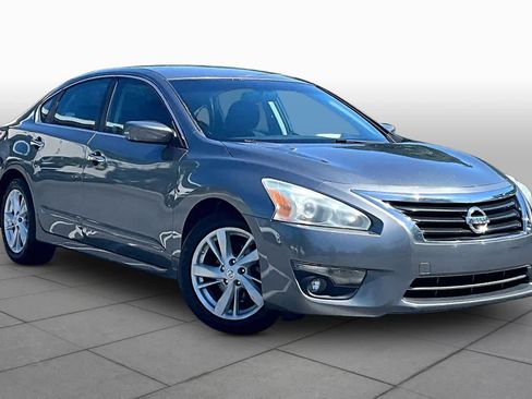 Used 2015 Nissan Altima 2.5 SV FWD image 3