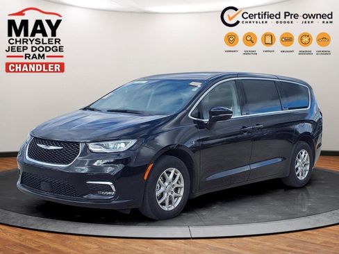Used 2024 Chrysler Pacifica Touring-L image 1