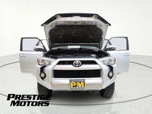 Used 2019 Toyota 4Runner TRD Off-Road Premium AWD/4WD image 12
