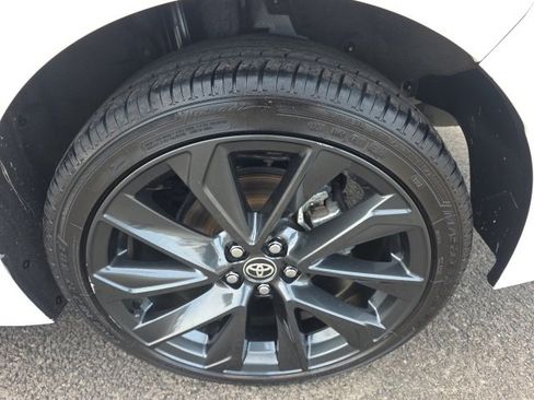 Used 2024 Toyota Corolla SE image 6