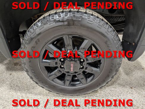 Used 2024 GMC Sierra 2500 AT4 w/ Technology Package AWD/4WD image 13