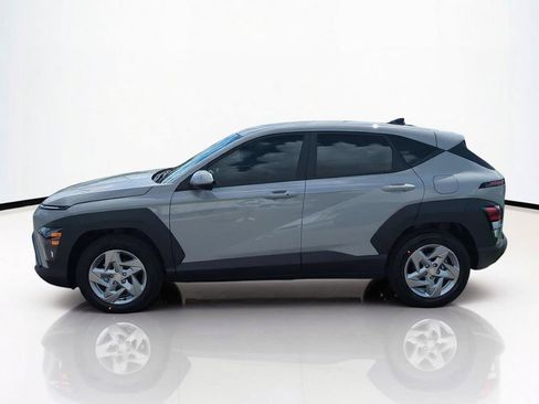 New 2027 Hyundai Kona SE FWD image 8