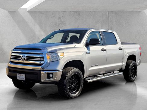 Used 2017 Toyota Tundra SR5 image 8