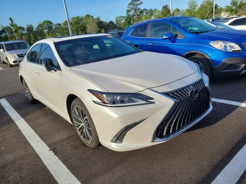 Used 2024 Lexus ES 350 w/ Premium Package image 2