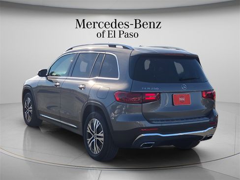 New 2026 Mercedes-Benz GLB 250 image 4