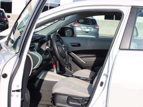 Used 2024 Toyota Corolla Cross L FWD image 12
