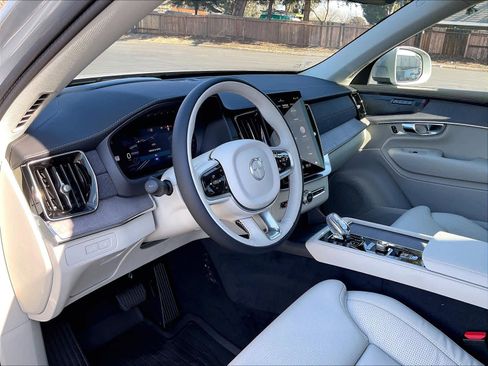 New 2026 Volvo XC90 T8 Ultra w/ Protection Package Premier image 8