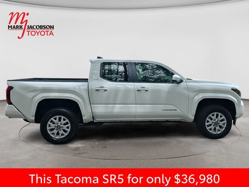 Used 2024 Toyota Tacoma SR5 AWD/4WD image 7